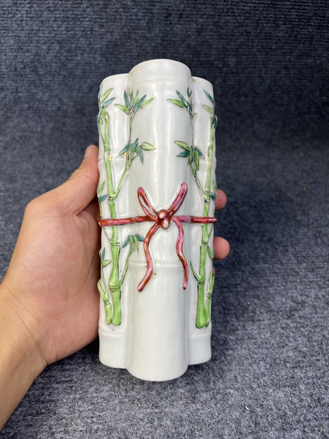 古玩陶瓷粉彩堆塑竹紋壁瓶拍賣，當前價格3888元