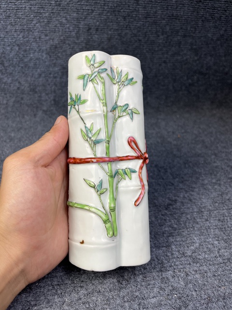 古玩陶瓷粉彩堆塑竹紋壁瓶拍賣，當前價格3888元