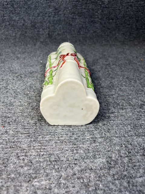 古玩陶瓷粉彩堆塑竹紋壁瓶拍賣，當前價格3888元
