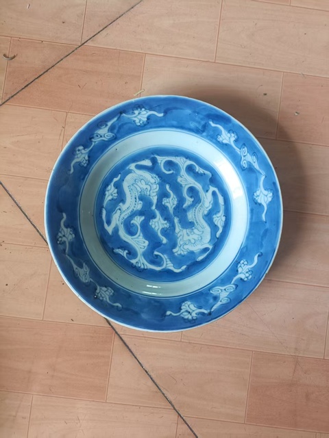 古玩陶瓷康熙青花螭龍盤真品鑒賞圖