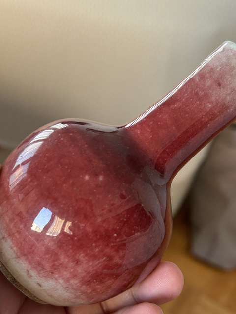 古玩陶瓷紅釉天球瓶真品鑒賞圖