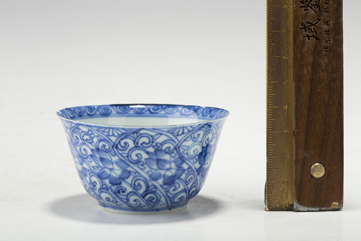 古玩陶瓷清康熙·青花纏枝蓮花紋杯真品鑒賞圖