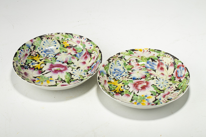 古玩陶瓷民國·墨地粉彩百花不落地紋盤一對拍賣，當前價格770元