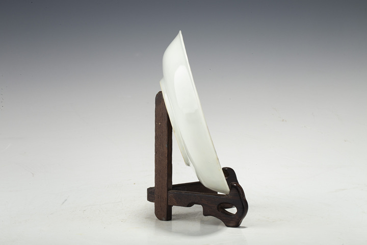 古玩陶瓷民國·墨地粉彩百花不落地紋盤一對拍賣，當前價格770元