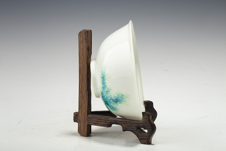 古玩陶瓷民國·粉彩魚藻紋碗真品鑒賞圖