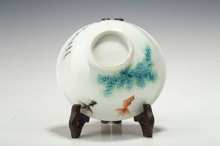 古玩陶瓷民國·粉彩魚藻紋碗真品鑒賞圖