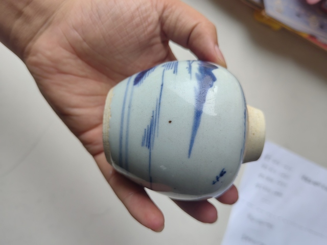 古玩陶瓷乾隆青花山水紋罐真品鑒賞圖
