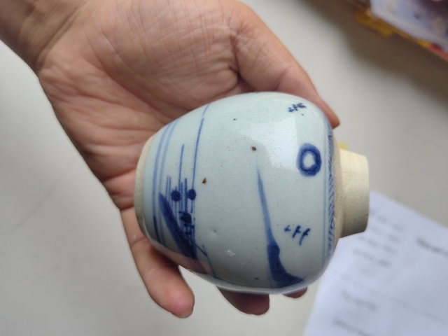 古玩陶瓷乾隆青花山水紋罐真品鑒賞圖