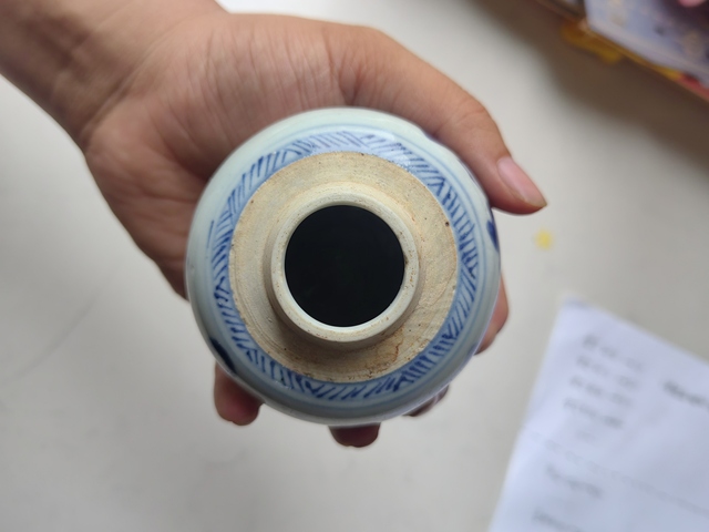 古玩陶瓷乾隆青花山水紋罐真品鑒賞圖