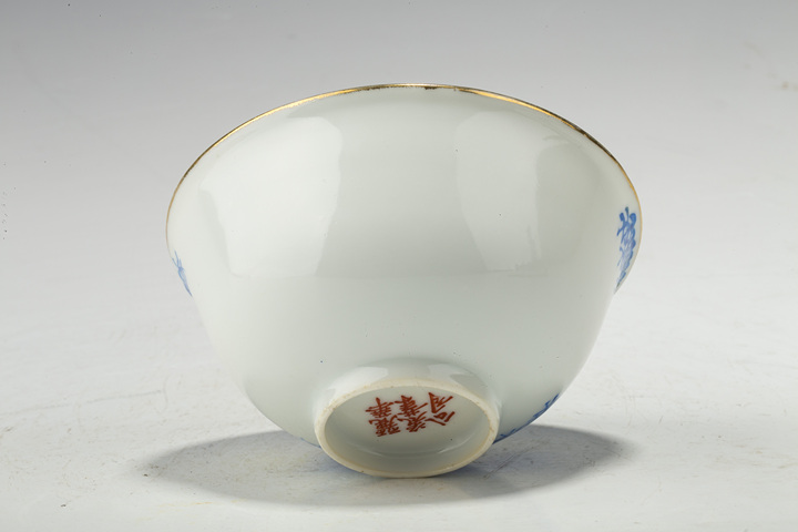 古玩陶瓷民國(guó)·藍(lán)料彩竹影清風(fēng)紋茶圓拍賣(mài),當(dāng)前價(jià)格622元
