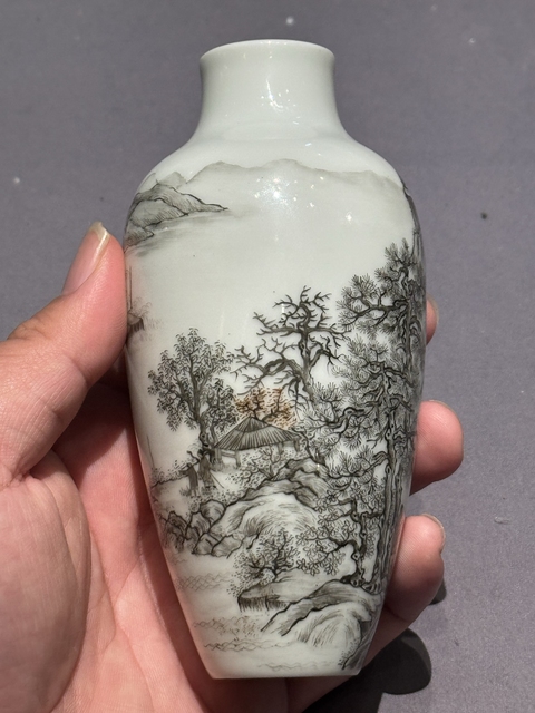 古玩陶瓷墨彩山水人物瓶真品鑒賞圖