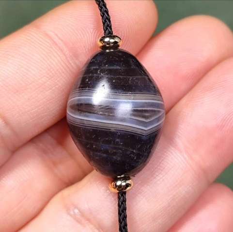 古玩玉器纏絲瑪瑙珠真品鑒賞圖