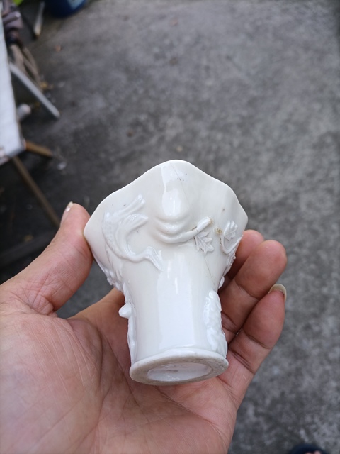 古玩陶瓷德化白瓷鶴鹿同春爵杯真品鑒賞圖