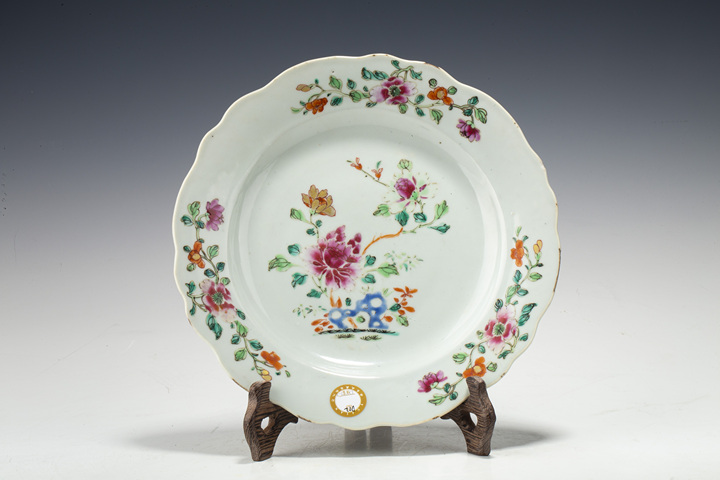 古玩陶瓷清雍乾·粉彩洞石花卉紋花口盤拍賣，當前價格1008元