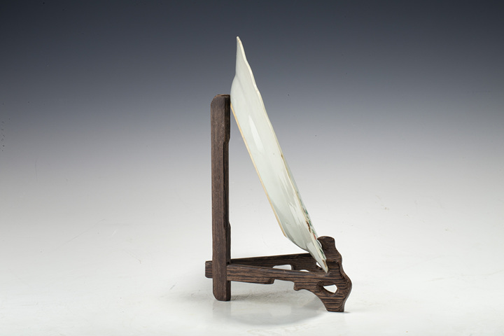 古玩陶瓷清雍乾·粉彩洞石花卉紋花口盤拍賣，當前價格1008元