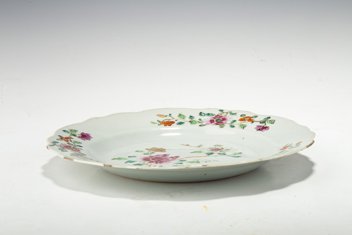 古玩陶瓷清雍乾·粉彩洞石花卉紋花口盤拍賣，當前價格1008元