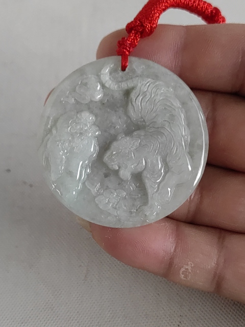 古玩玉器天然翡翠雕“虎牌”拍賣，當(dāng)前價格198元