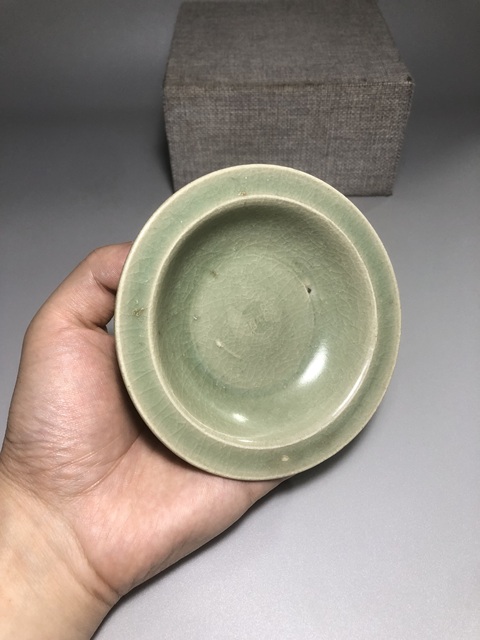 古玩陶瓷龍泉青瓷折沿盤真品鑒賞圖