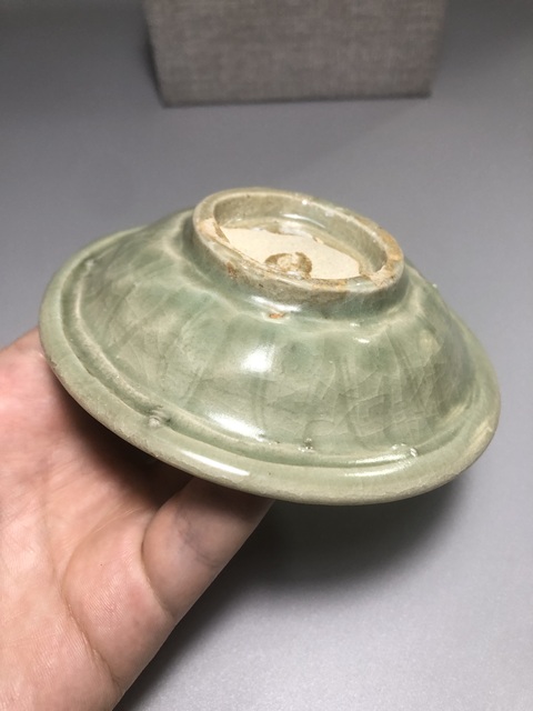 古玩陶瓷龍泉青瓷折沿盤真品鑒賞圖