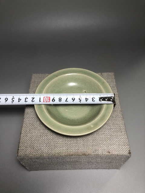 古玩陶瓷龍泉青瓷折沿盤真品鑒賞圖