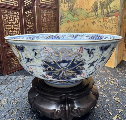 古玩陶瓷清·光緒 青花斗彩寶相花大碗拍賣，當前價格16800元