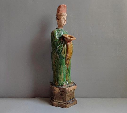 古玩陶瓷明三彩人物俑真品鑒賞圖
