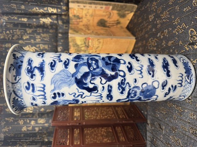 古玩陶瓷光緒·青花獅子戲繡球紋花觚拍賣,當前價格7680元