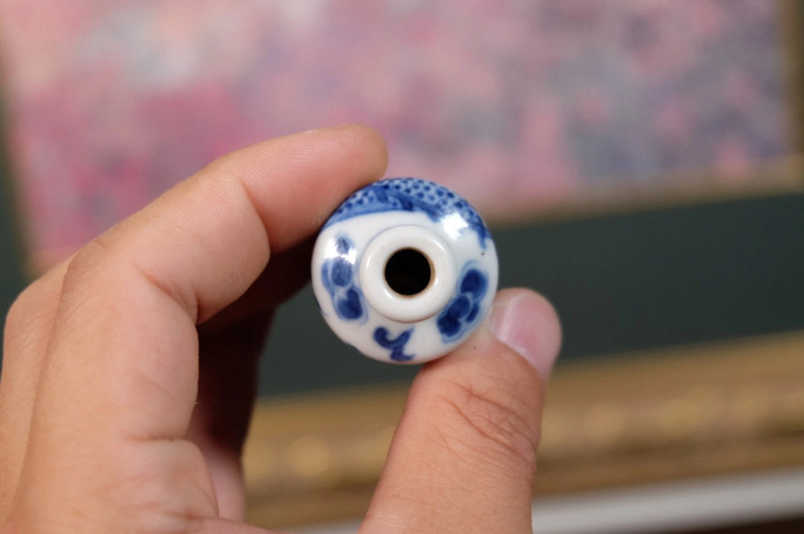 古玩陶瓷青花趕珠龍紋鼻煙壺真品鑒賞圖