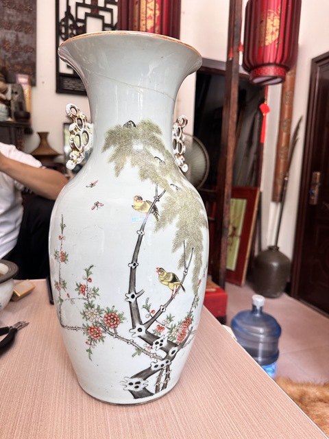古玩陶瓷民國粉彩瓶真品鑒賞圖