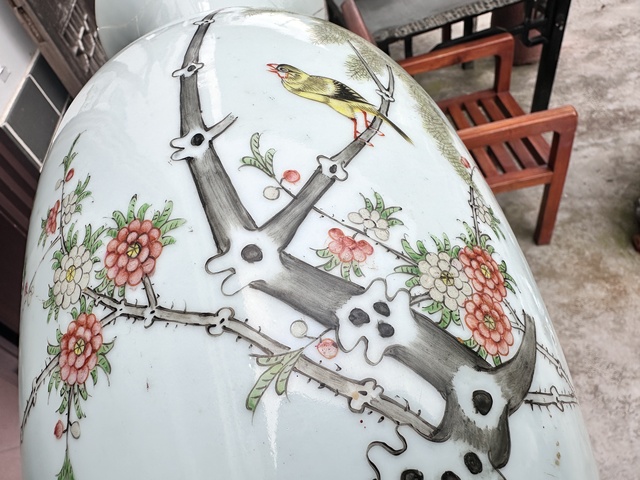 古玩陶瓷民國粉彩瓶真品鑒賞圖