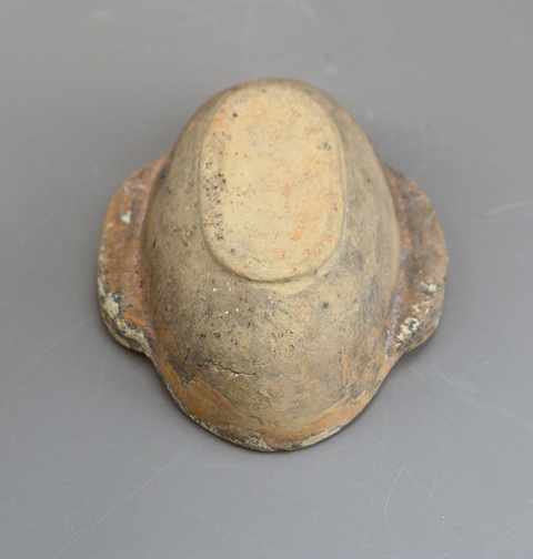 古玩陶瓷黃釉羽裳杯真品鑒賞圖