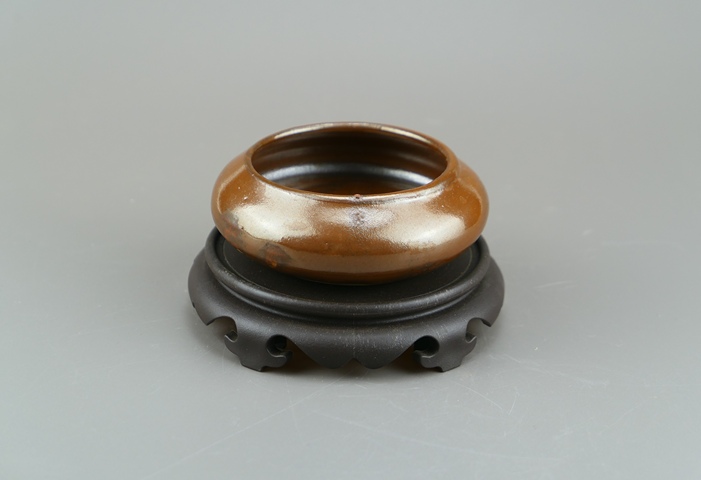 古玩陶瓷精品:明晚期耀州窯紫金釉水洗(文房雅器)拍賣,當前價格407元