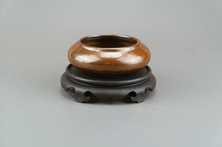 古玩陶瓷精品:明晚期耀州窯紫金釉水洗(文房雅器)拍賣,當前價格407元