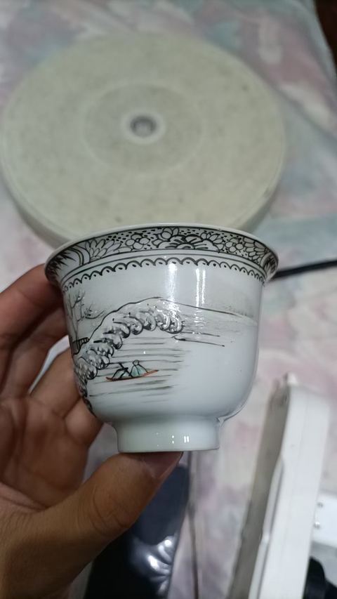 古玩陶瓷出口創(chuàng)匯期粉彩杯真品鑒賞圖
