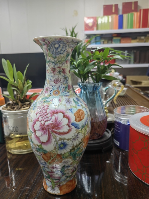 古玩陶瓷民國 粉彩百花不落地觀音瓶真品鑒賞圖