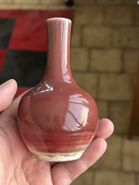 古玩陶瓷紅釉瓶真品鑒賞圖