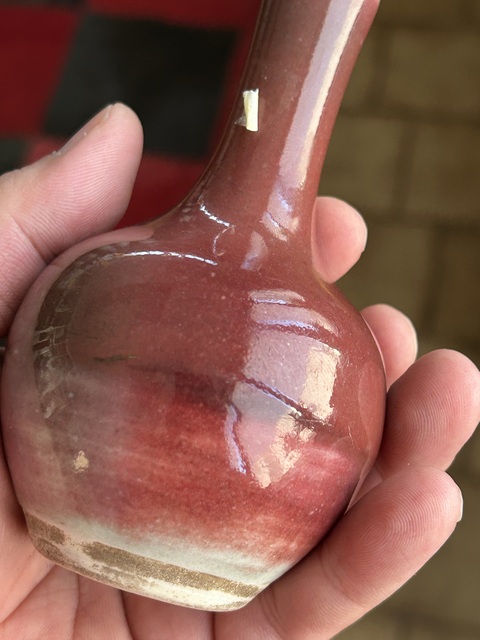 古玩陶瓷紅釉瓶真品鑒賞圖
