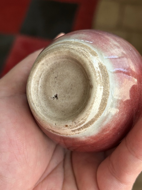 古玩陶瓷紅釉瓶真品鑒賞圖