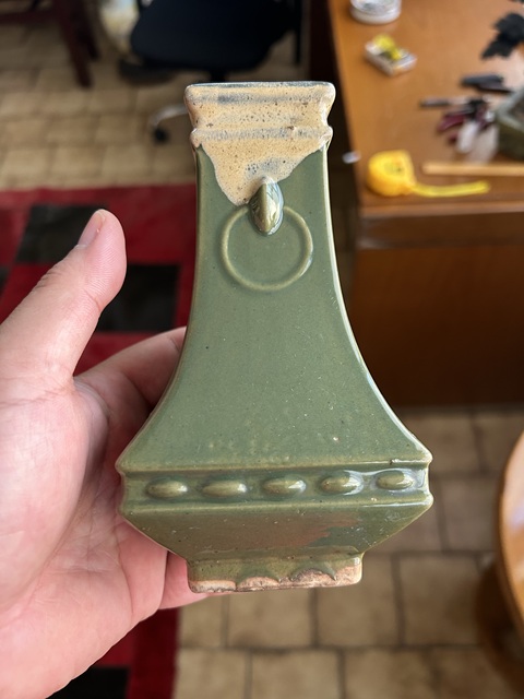 古玩陶瓷青釉方瓶真品鑒賞圖