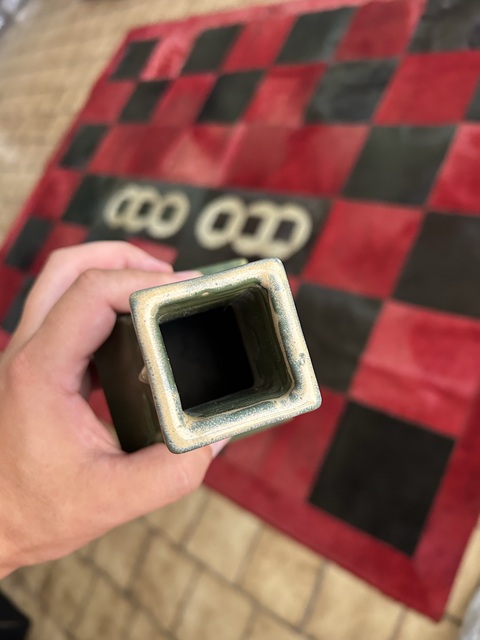 古玩陶瓷青釉方瓶真品鑒賞圖