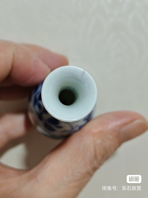 古玩陶瓷青花瓶真品鑒賞圖