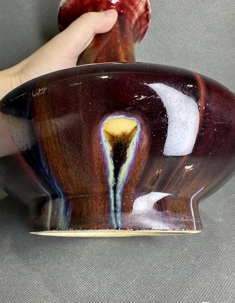 古玩陶瓷紅釉瓶真品鑒賞圖