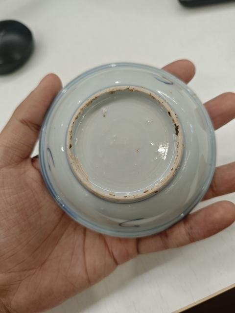 古玩陶瓷青花鐵線描花卉紋淺碗真品鑒賞圖