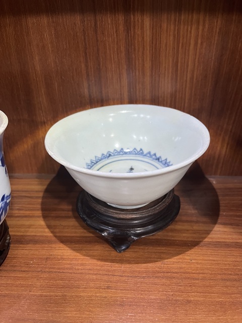 古玩陶瓷晚明青花梅紋杯拍賣，當前價格3800元