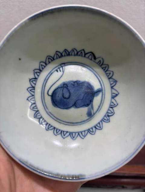 古玩陶瓷青花犀牛望月紋盤真品鑒賞圖