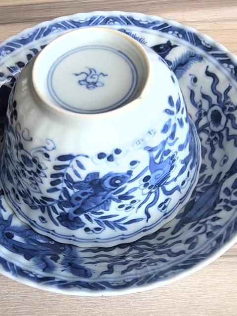 古玩陶瓷 八方來財魚藻紋青花杯盤真品鑒賞圖