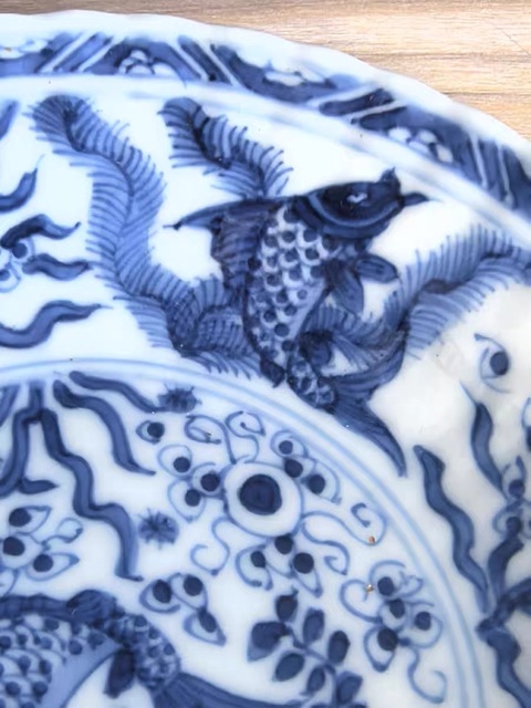 古玩陶瓷 八方來財魚藻紋青花杯盤真品鑒賞圖