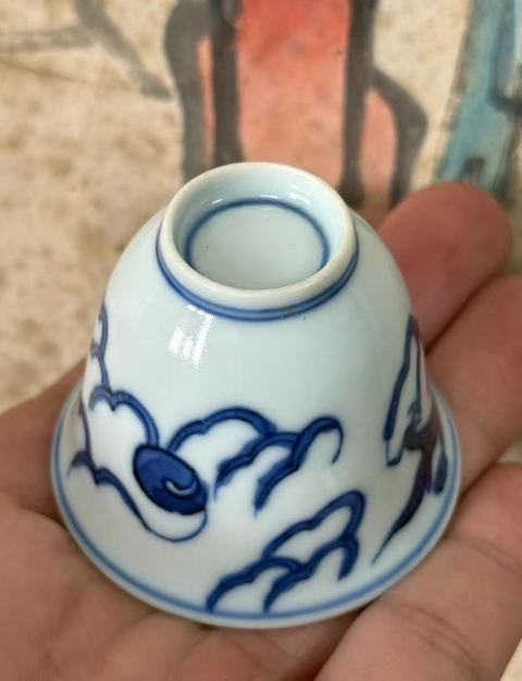 古玩陶瓷日本明治青花龍紋杯真品鑒賞圖