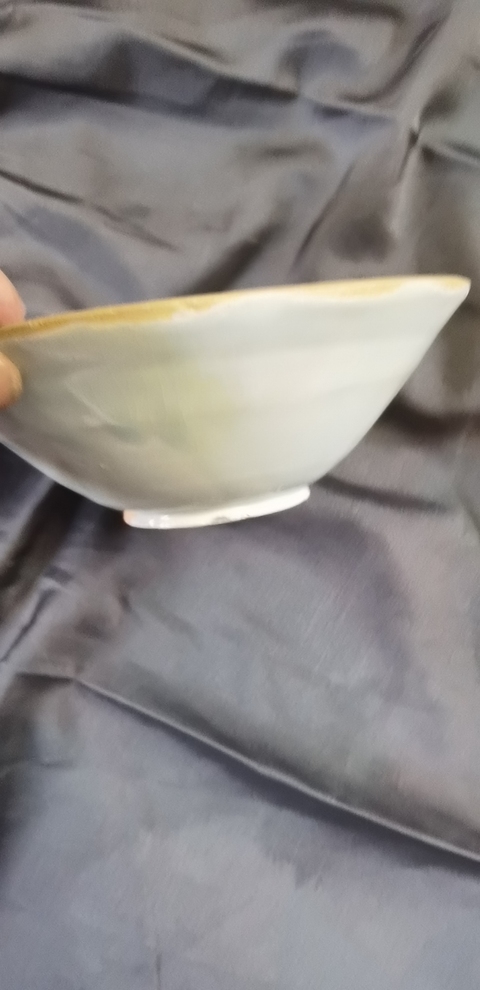 古玩陶瓷青白釉花卉紋斗笠碗真品鑒賞圖