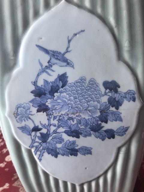 古玩陶瓷青釉青花花鳥紋六方繡蹲真品鑒賞圖
